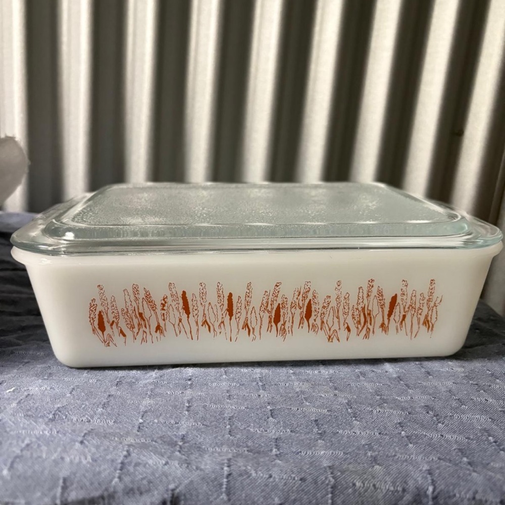 Vintage Proctor Silex Casserole Dish.